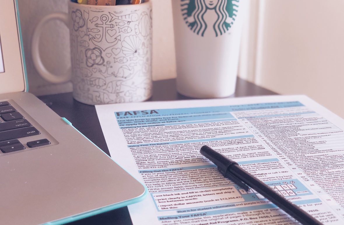 How to Pay for College Without Breaking The Bank